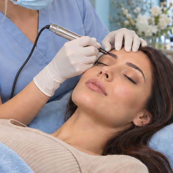 Знижка у розмірі 800 грн на перманентний макіяж від Maxi Beauty Studio